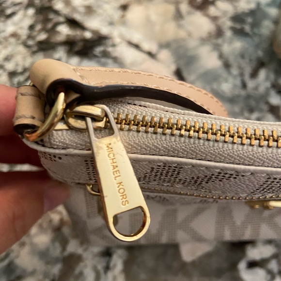 Michael Kors Wristlet - Picture 4 of 6